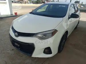Toyota Corolla 2016 White