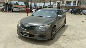 Toyota Camry SE 4dr Sedan (2.5L 4cyl 6A) 2011 Gray