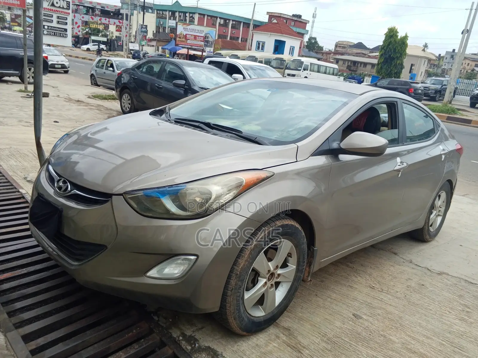 Hyundai Elantra 2013 Brown