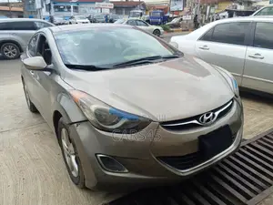 Hyundai Elantra 2013 Brown
