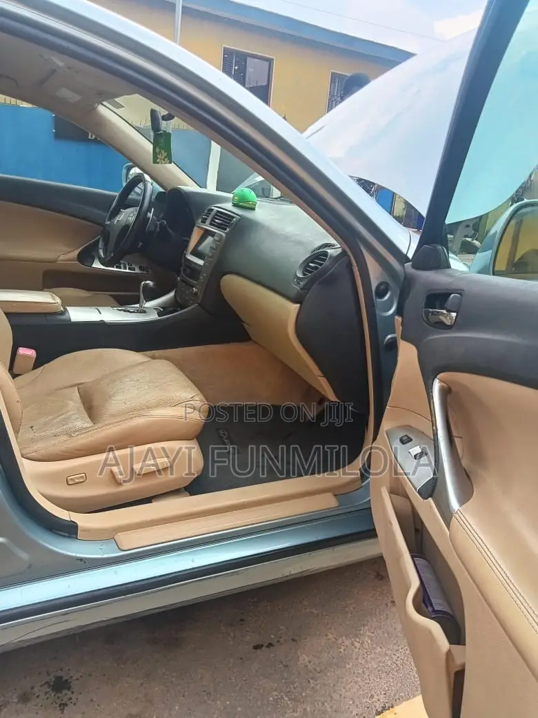 Lexus IS 2008 Blue