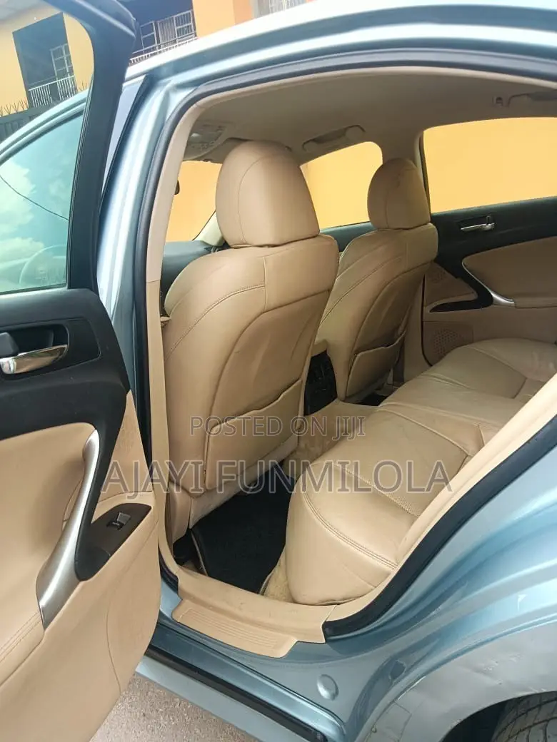Lexus IS 2008 Blue