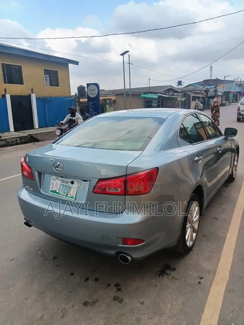 Lexus IS 2008 Blue