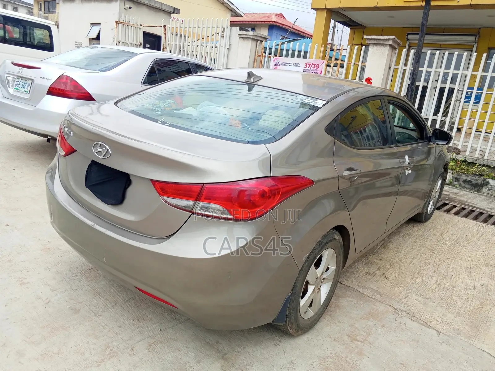Hyundai Elantra 2013 Brown