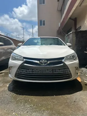 Toyota Camry LE 4dr Sedan (2.5L 4cyl 6A) 2017 White