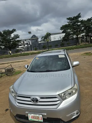 Toyota Highlander SE 3.5L 4WD 2013 Silver