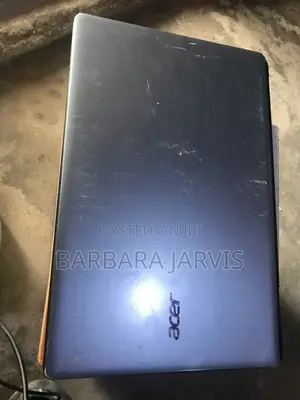 Laptop Acer Aspire E5-571 4GB Intel Core i3 HDD+SSD 500GB