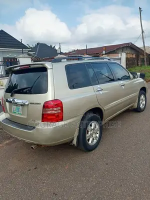 Toyota Highlander 2004 Gold