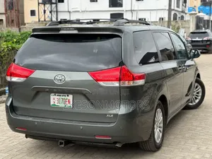 Toyota Sienna 2014 Gray