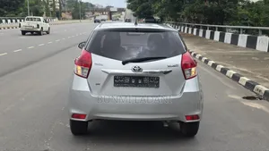 Toyota Yaris SE Hatchback 5dr 2015 Silver