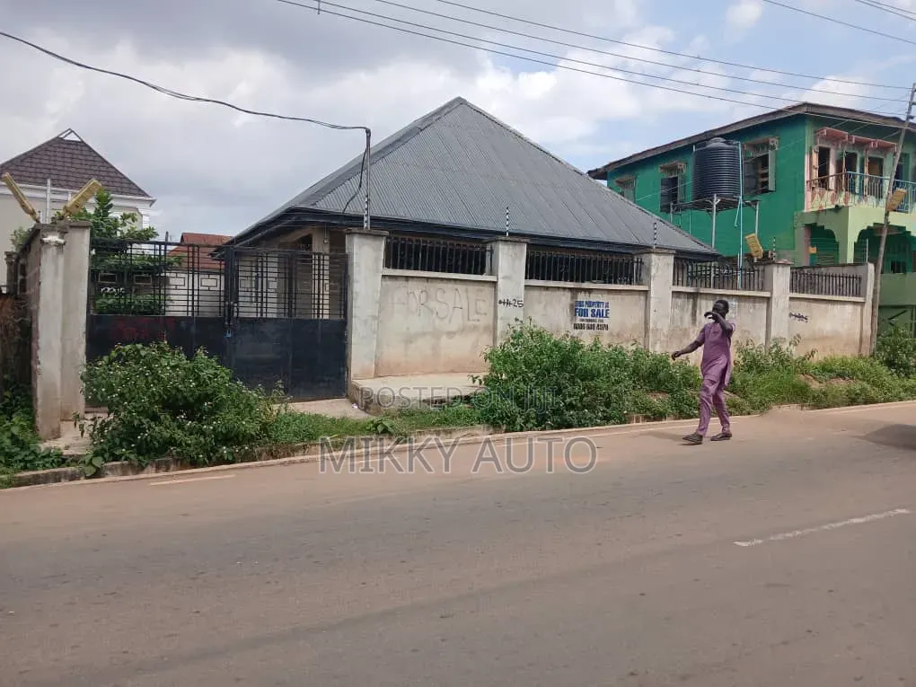 305sqm Warehouse for Sale