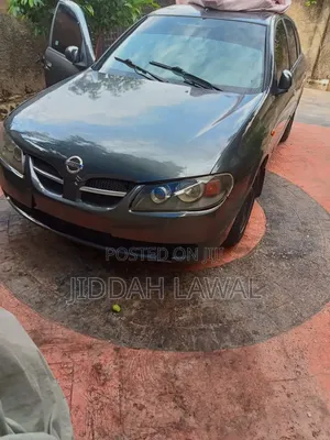 Nissan Almera Tino 2004