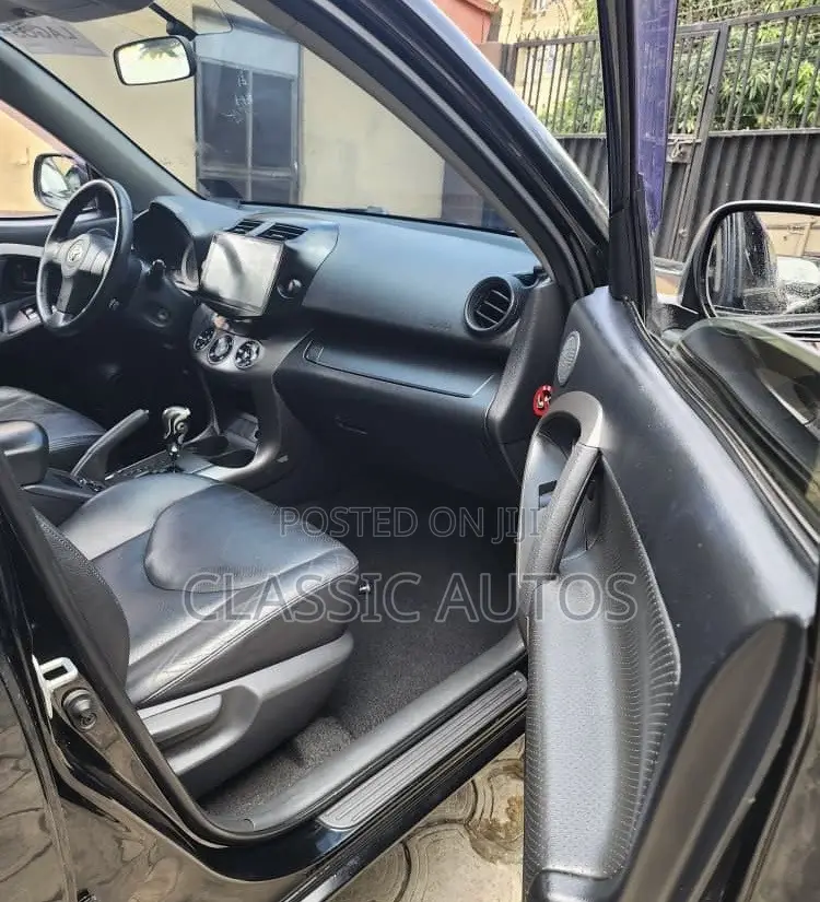 Toyota RAV4 2012 Black
