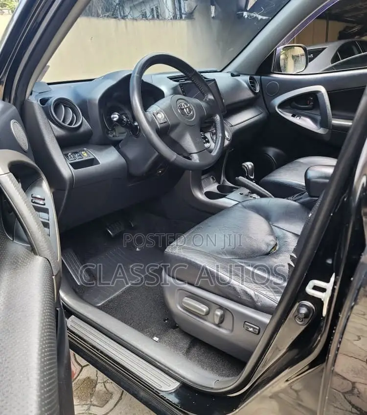 Toyota RAV4 2012 Black