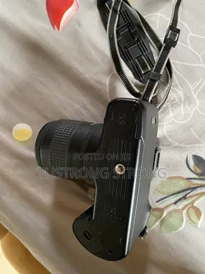 Canon EOS 35mm Film Camera With Zoom Lens – Neatly Used