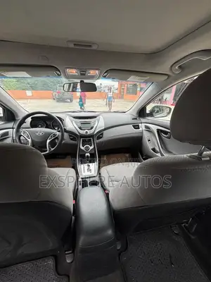 Hyundai Elantra 2011 Silver