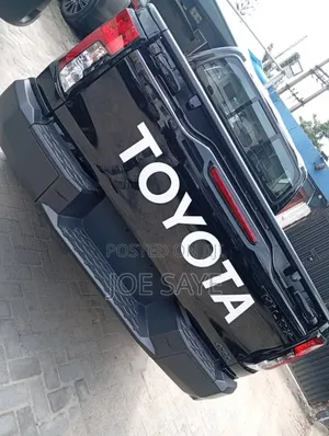 New Toyota Hilux 2026 Black