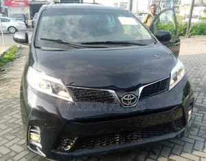 Toyota Sienna 2015 Black