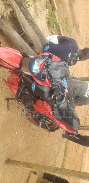 TVS Apache 180 RTR 2021 Red