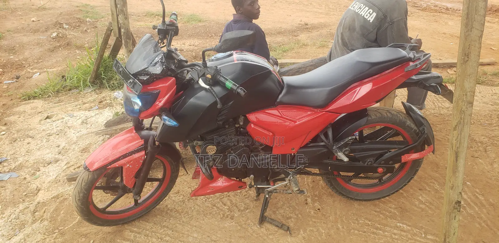 TVS Apache 180 RTR 2021 Red