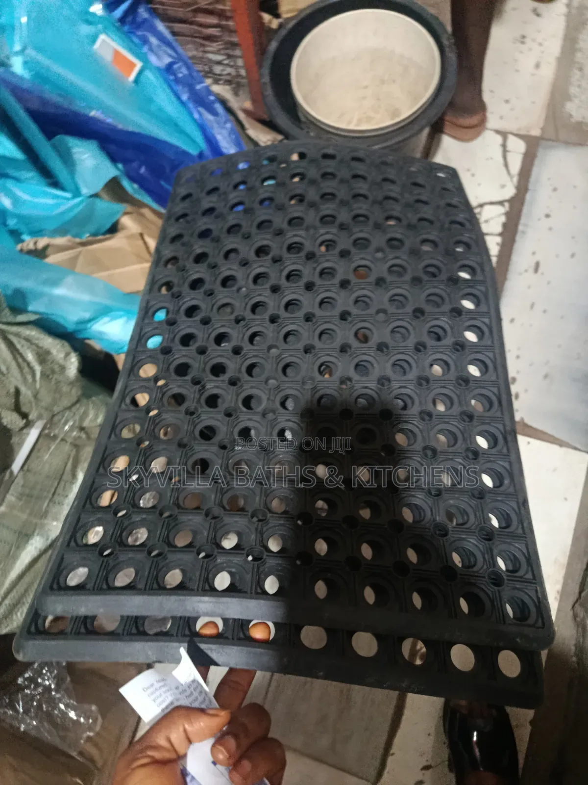 Heavy-Duty Rubber Drainage Mat