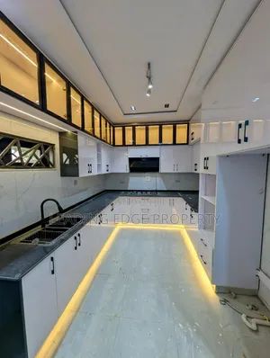 4bdrm Duplex in Alalubosa Estate for sale