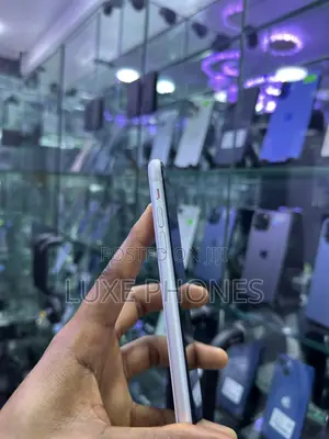 Apple iPhone XR 128 GB White