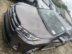 Toyota Highlander XLE V6 4x4 (3.5L 6cyl 6A) 2016