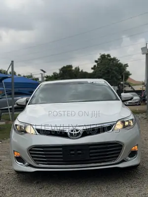 Toyota Avalon XLE 4dr Sedan (3.5L 6cyl 6A) 2014 White