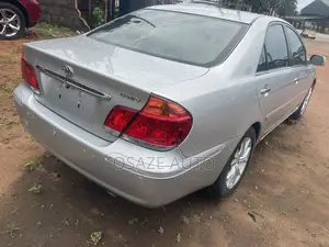 Toyota Camry 2005 Silver