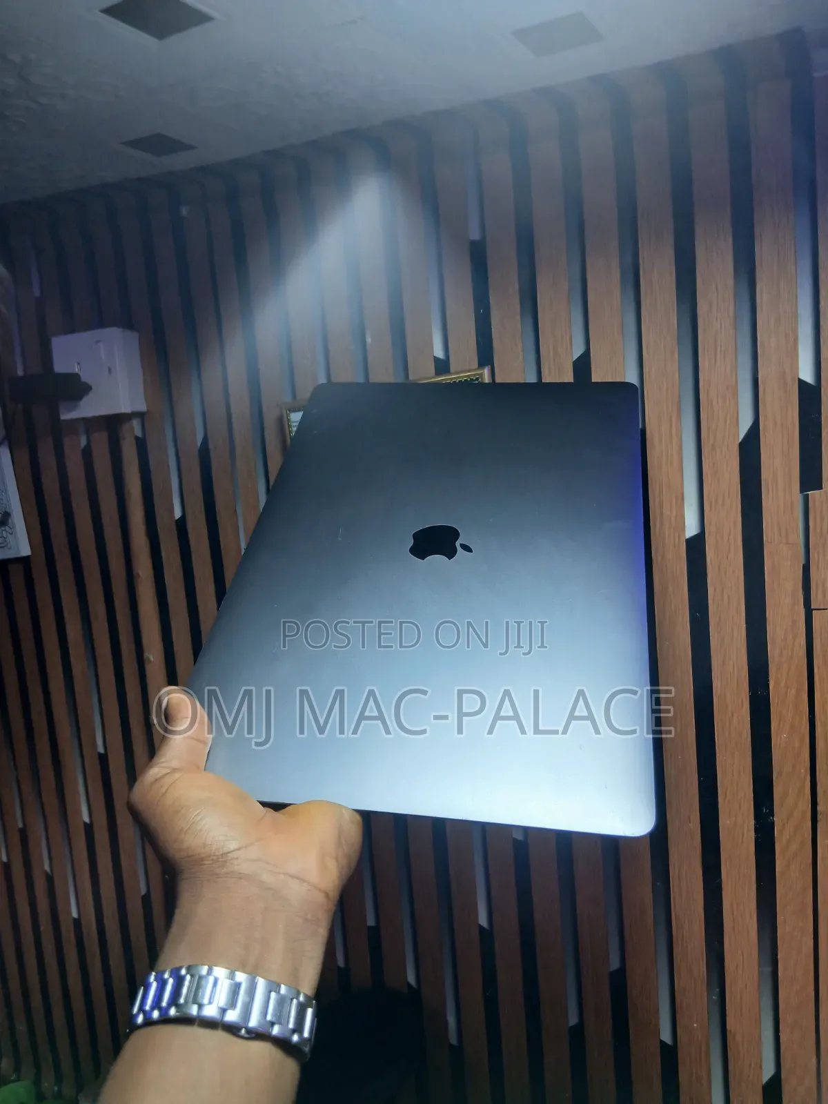 Macbook Pro 15inch and 16inch Screen