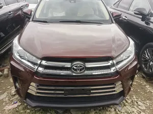 Toyota Highlander XLE 4x2 V6 (3.5L 6cyl 8A) 2018 Red