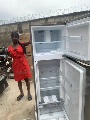 LG 287L Spacious Food and Beverage Refrigerator