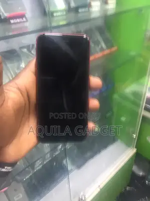 Apple iPhone SE 128 GB Red