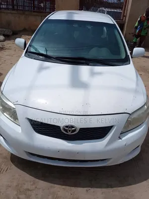 Toyota Corolla LE 4dr Sedan (1.8L 4cyl 4A) 2011 White