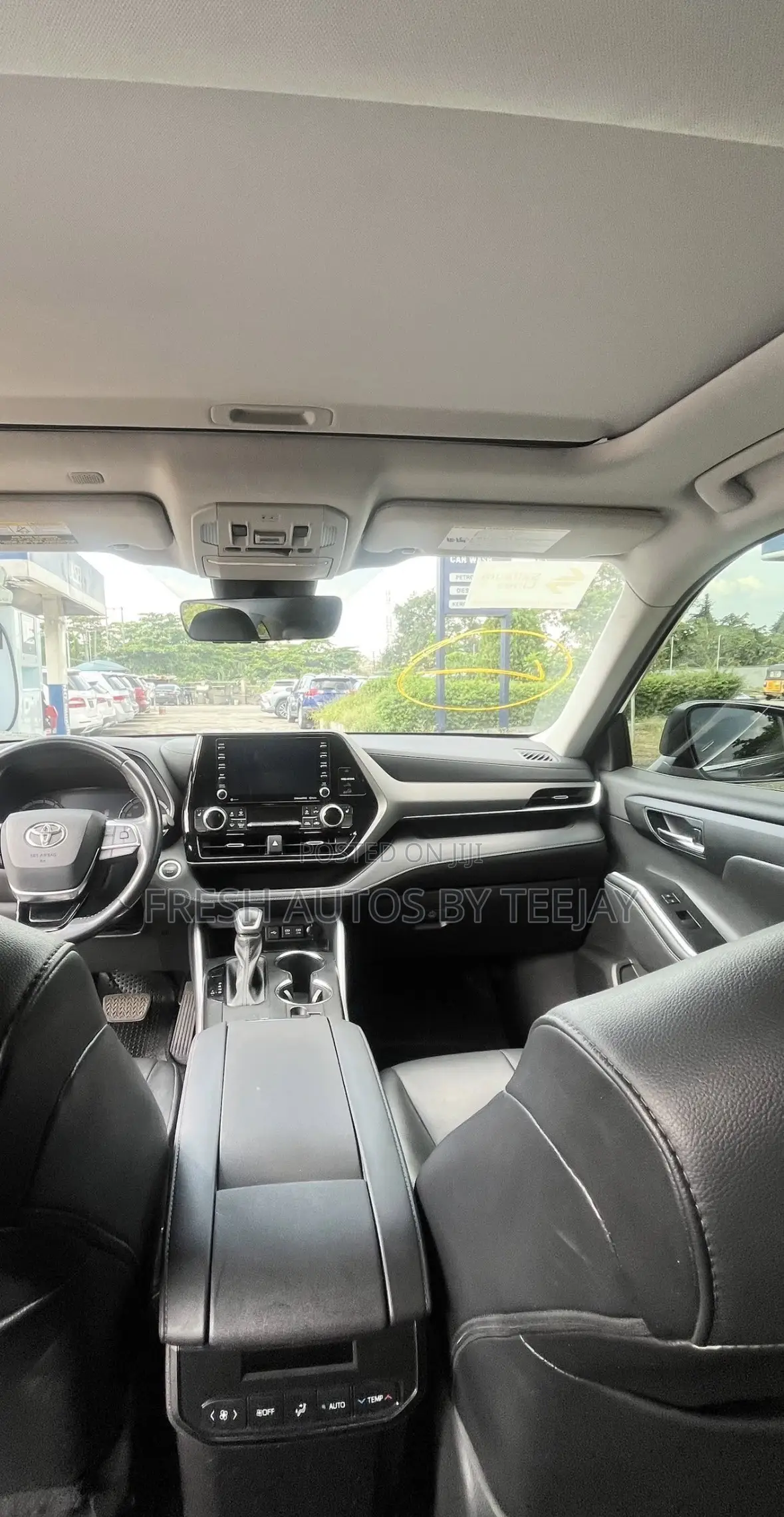 Toyota Highlander XLE 2021 Blue