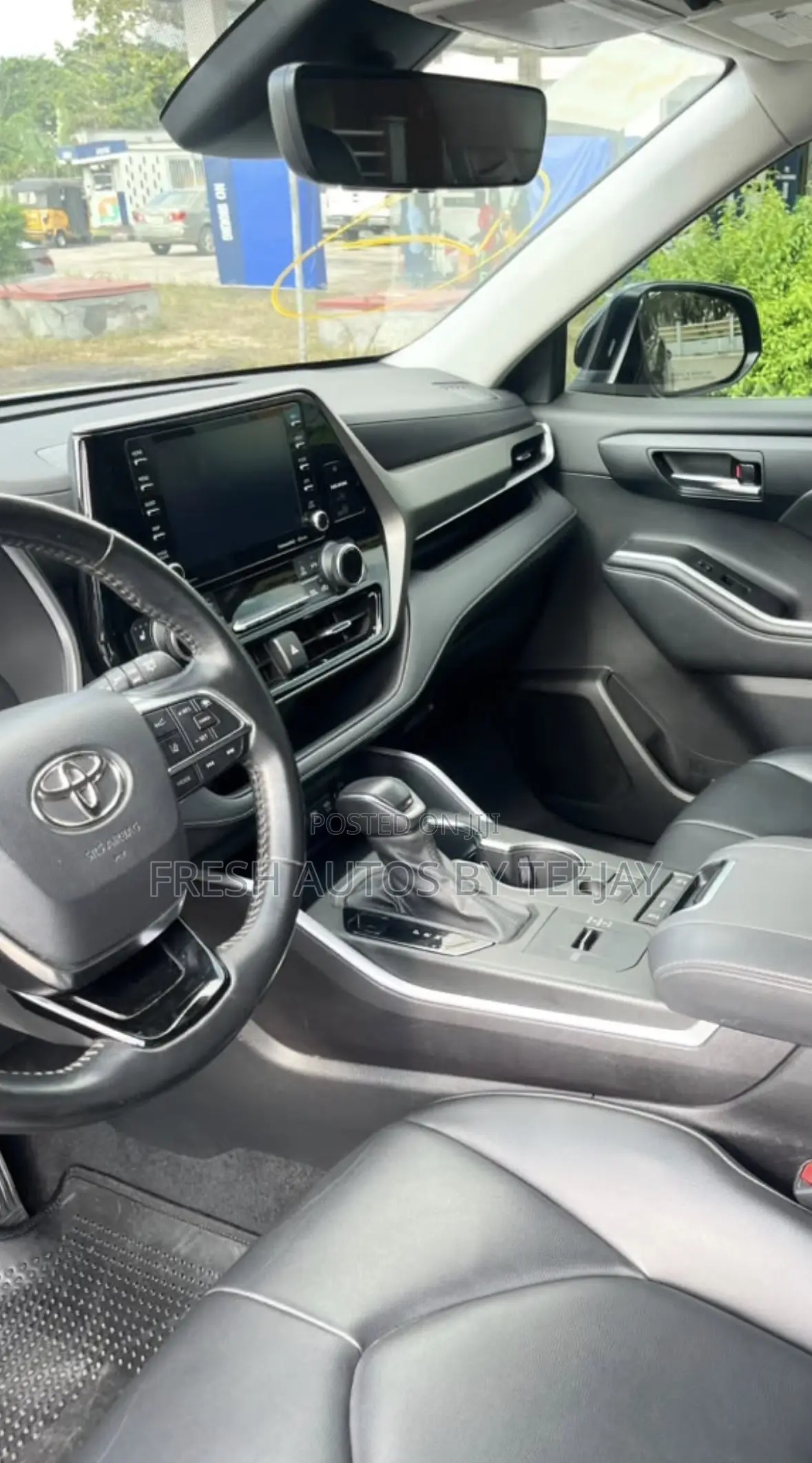 Toyota Highlander XLE 2021 Blue