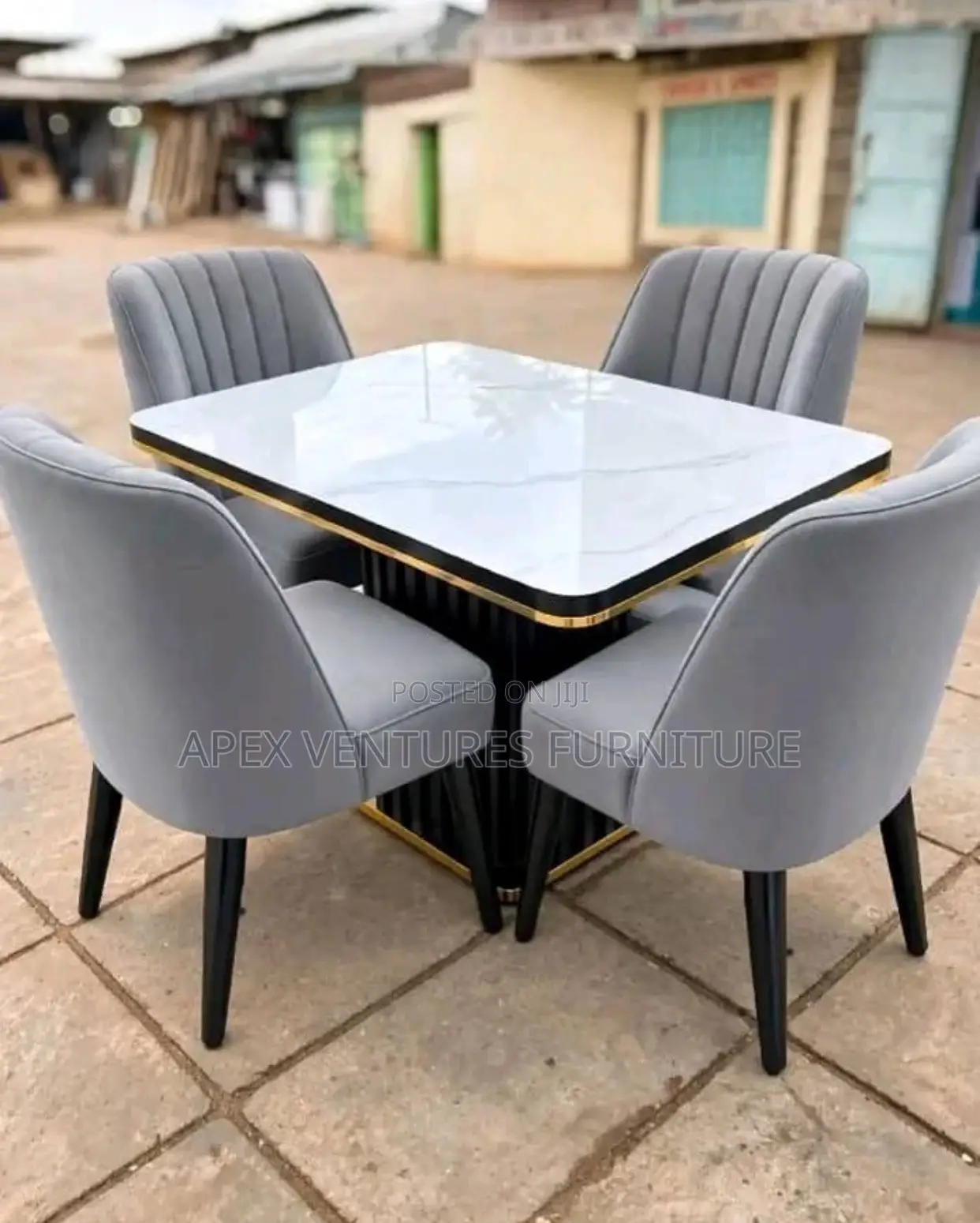 Four Seaters Dining