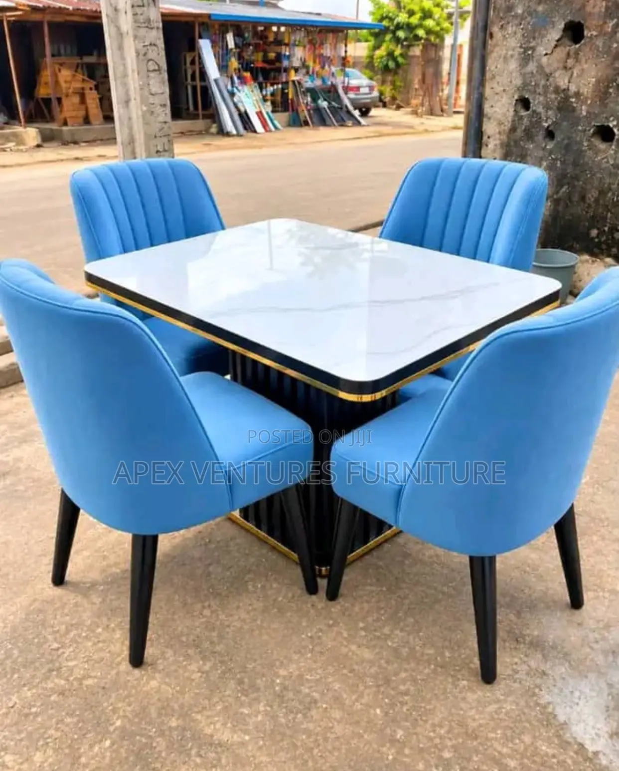 Four Seaters Dining