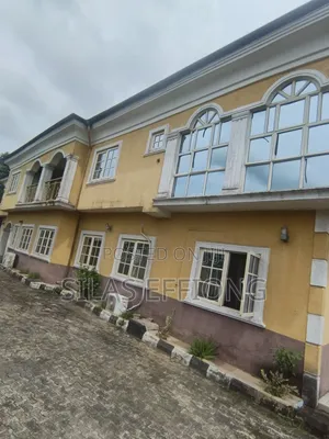 8bdrm Duplex in Uyo for sale