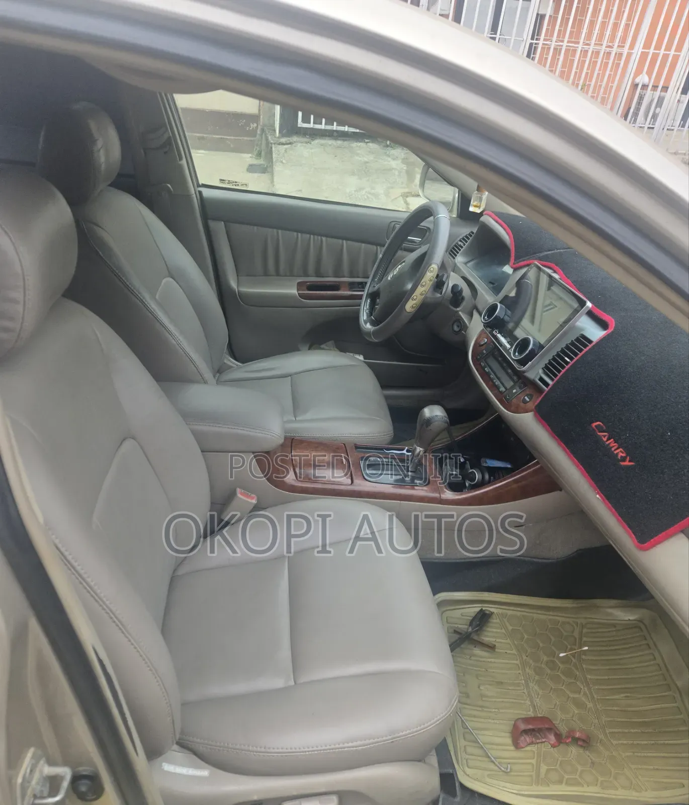 Toyota Camry 2004 Gold
