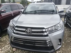 Toyota Highlander XLE 2019 Silver