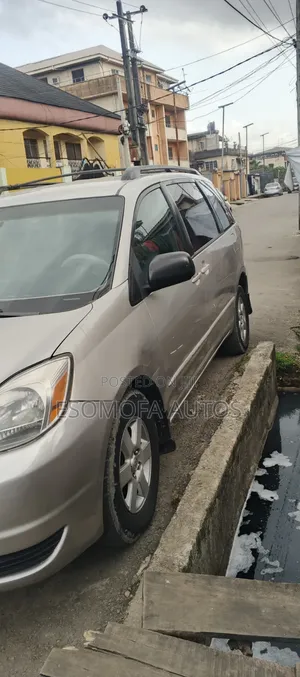 Toyota Sienna 2005 Silver
