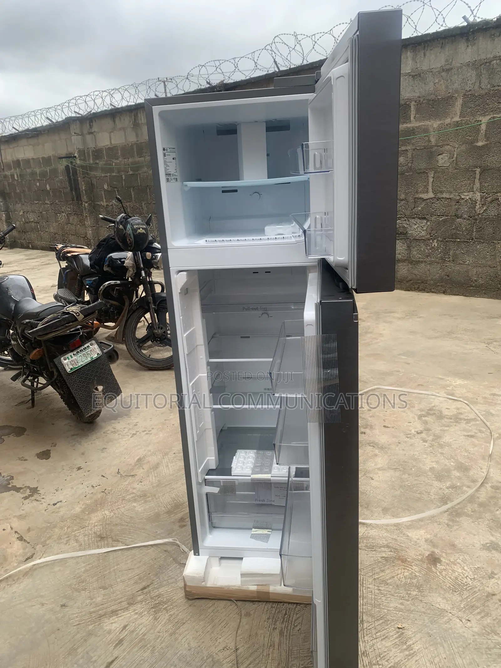 LG 287L Refrigerator for Fresh Groceries and Drinks