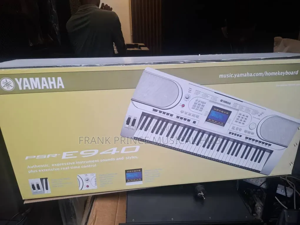 Yamaha PSR-E940 61-Key Portable Electronic Keyboard