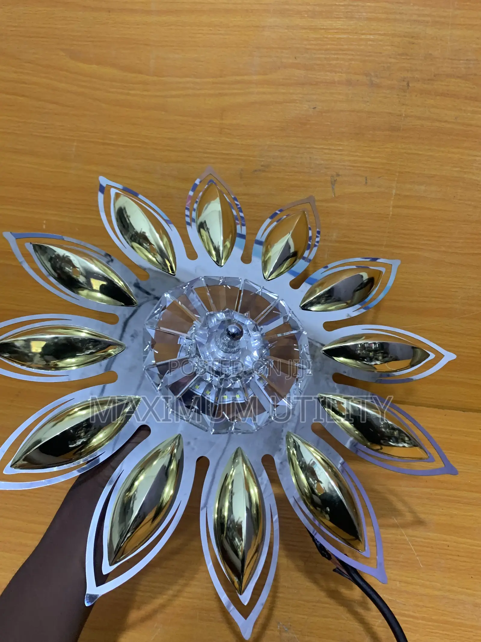 Vellmax 8watts Modern Floral Led Crystal Light
