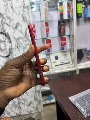 Apple iPhone 11 64 GB Red