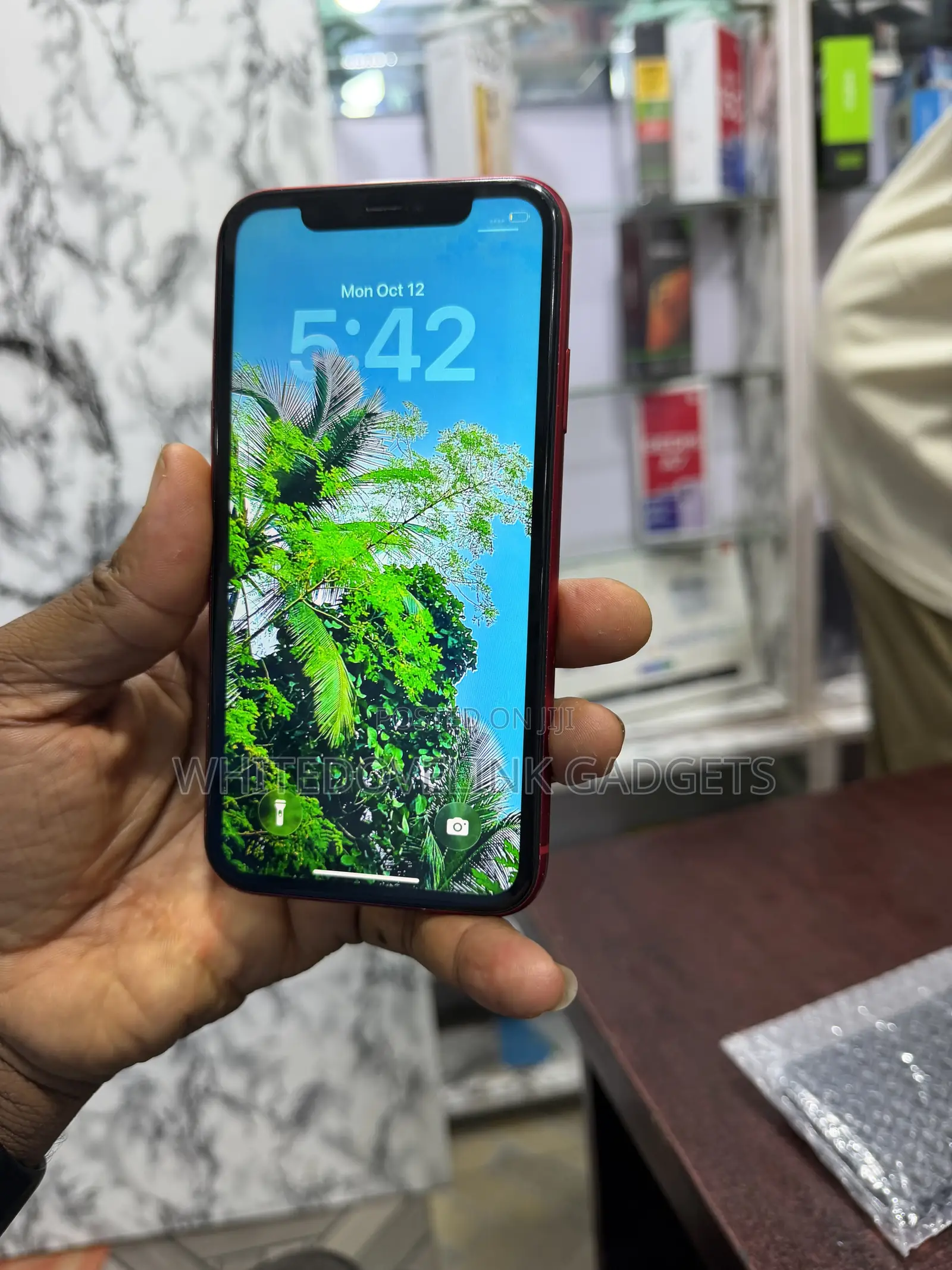 Apple iPhone 11 64 GB Red