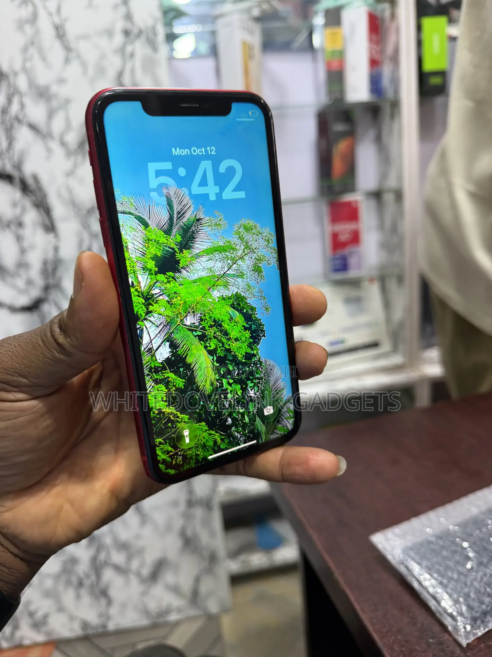 Apple iPhone 11 64 GB Red