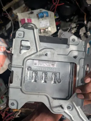 Mercedes Benz Amplifier